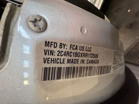 Used 2024 Chrysler Pacifica Touring-L image 28