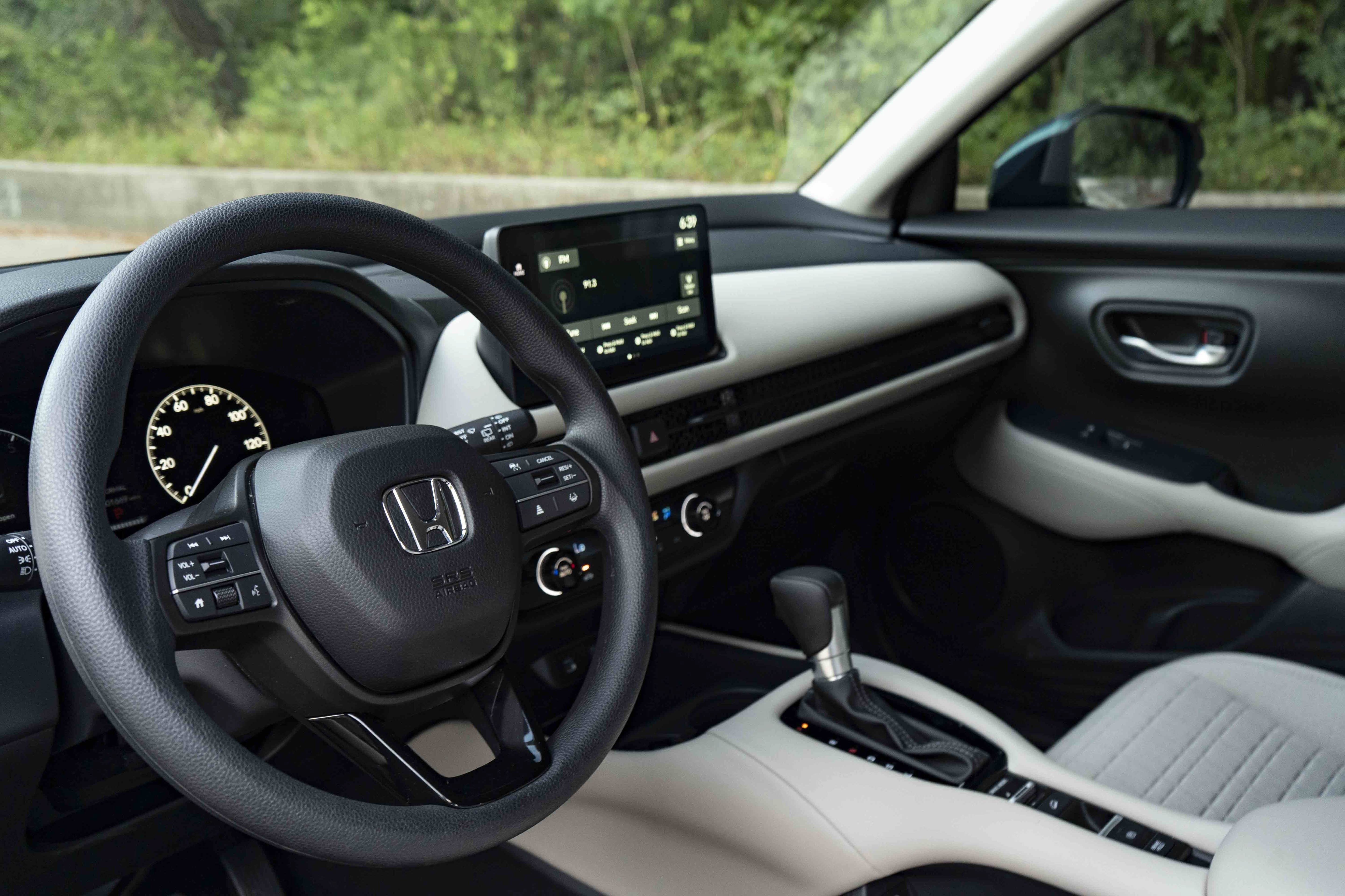 Used 2027 Honda HR-V LX image 16