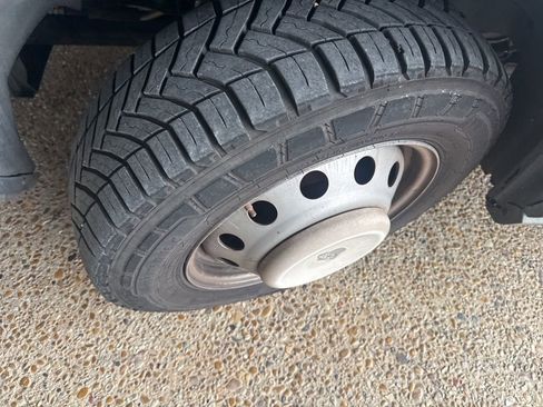 Used 2017 Ford Transit 350 XLT image 2