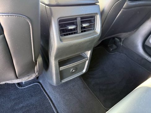 Used 2024 Ford Edge SEL image 33