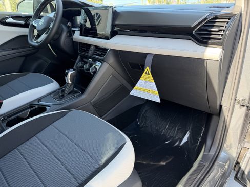 New 2026 Volkswagen Taos S FWD image 10