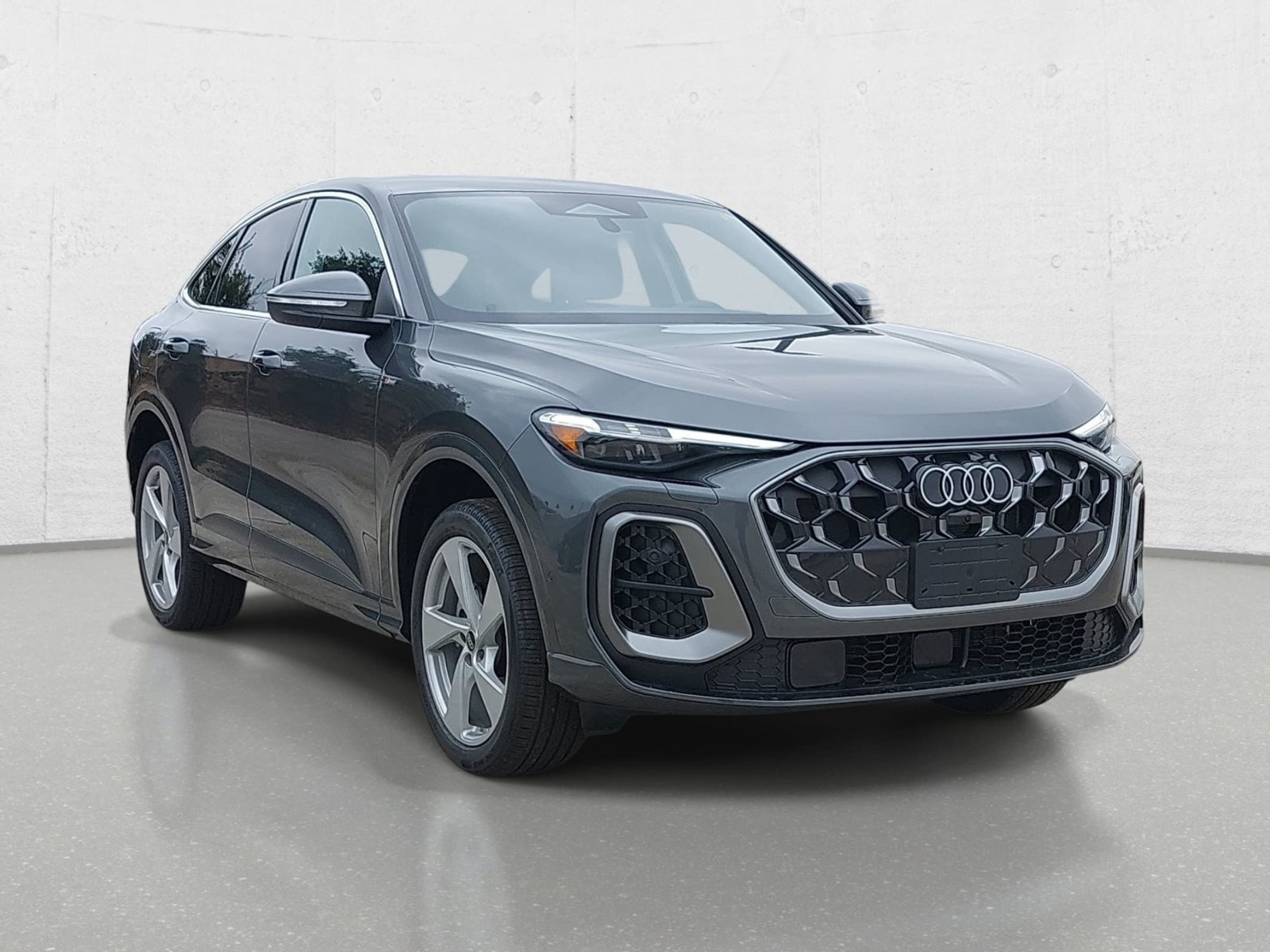 New 2026 Audi Q5 Premium Plus AWD/4WD image 3