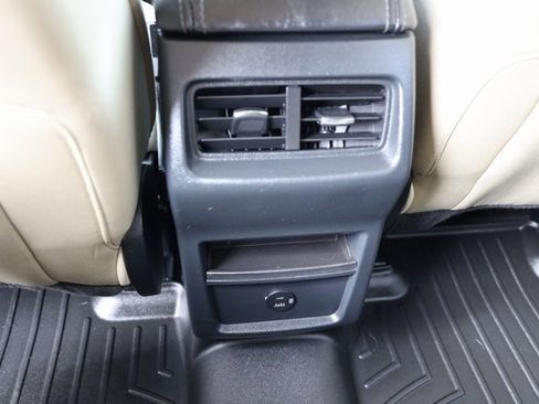 Used 2022 Ford Edge SEL image 23