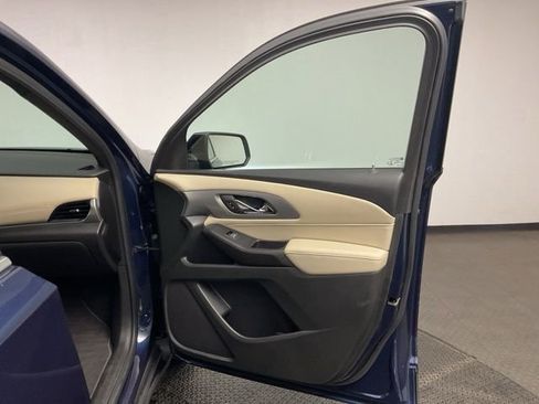 Certified 2022 Chevrolet Traverse LS FWD image 24