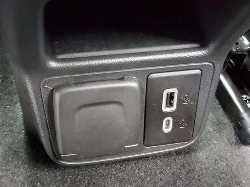 Used 2023 Chevrolet TrailBlazer RS w/ Convenience Package AWD/4WD image 12