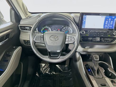 Used 2020 Toyota Highlander Limited AWD/4WD image 22