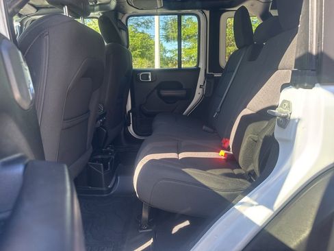 Used 2019 Jeep Wrangler Unlimited Sport S image 17