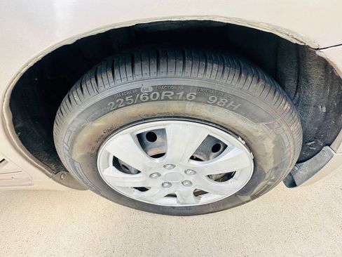 Used 2009 Toyota Camry FWD image 26