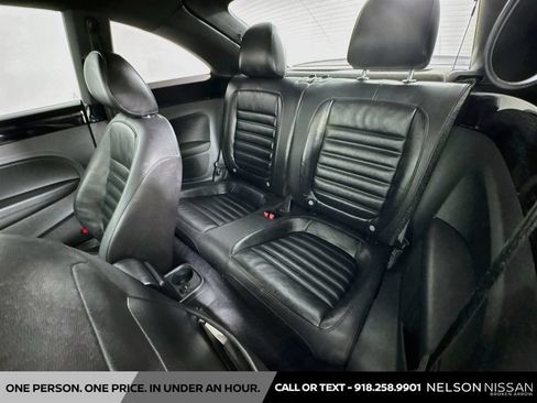 Used 2012 Volkswagen Beetle 2.0T FWD image 23