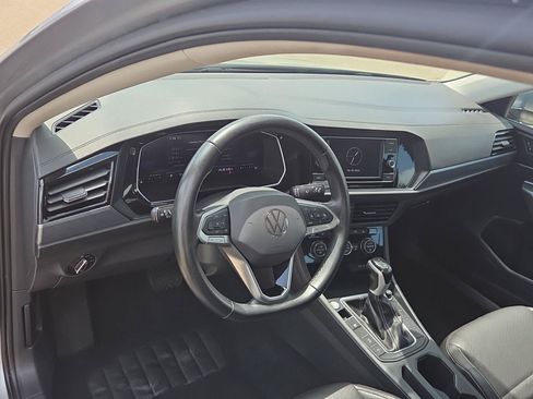 Used 2024 Volkswagen Jetta SE FWD image 19