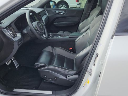 Used 2022 Volvo XC60 T8 R-Design w/ Advanced Package image 24