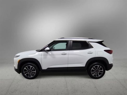 Used 2025 Chevrolet TrailBlazer LT image 5