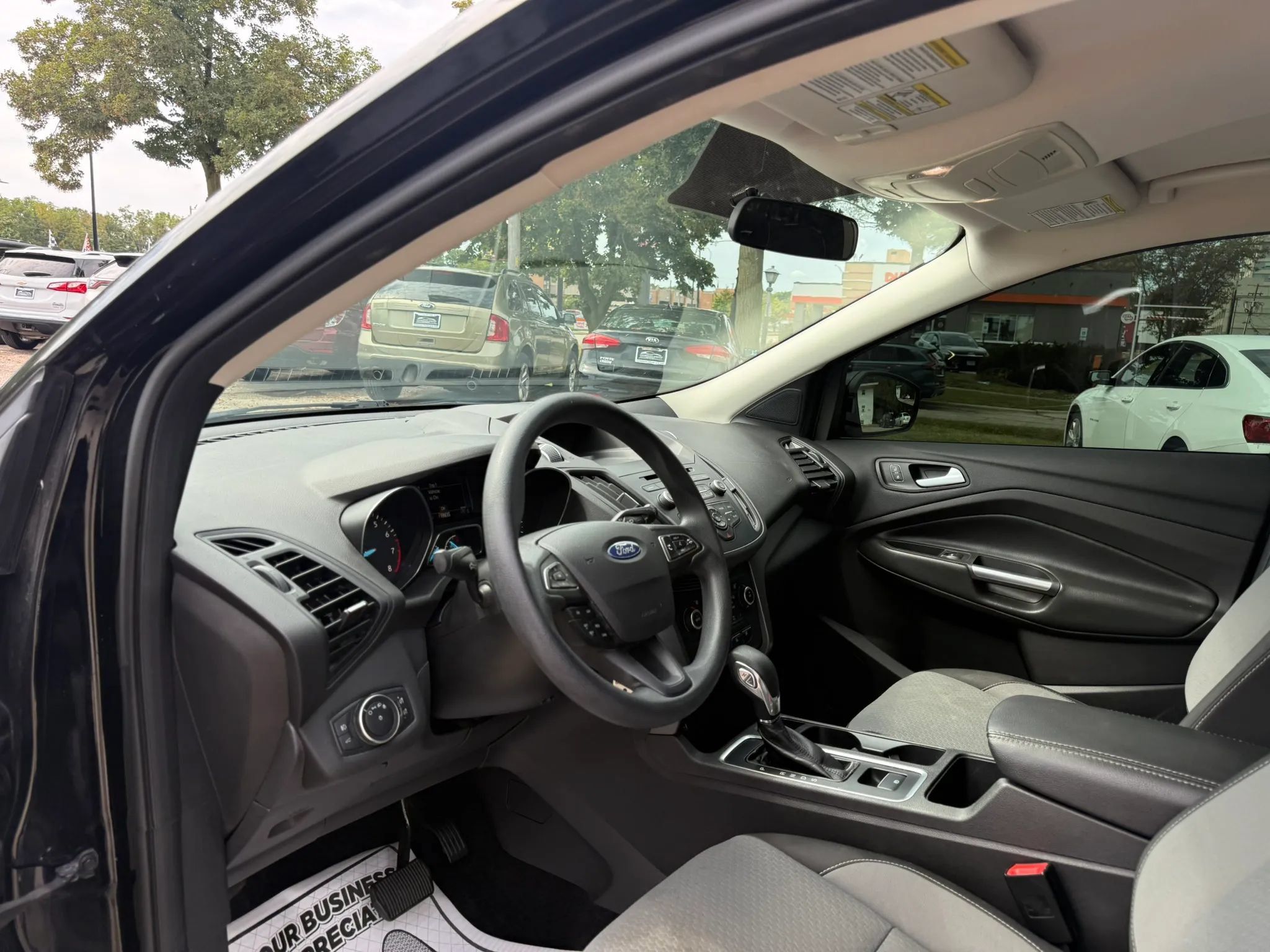 Used 2018 Ford Escape SE FWD image 10