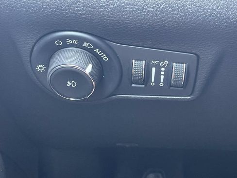 Used 2023 Jeep Compass Latitude AWD/4WD image 25