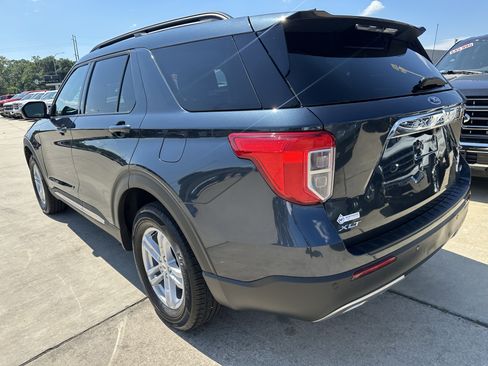 Used 2024 Ford Explorer XLT w/ Equipment Group 202A AWD/4WD image 9