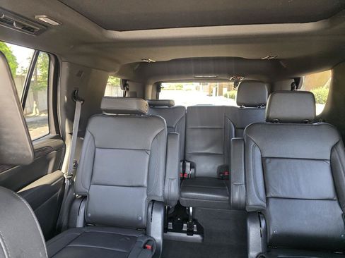 Used 2023 Chevrolet Tahoe Z71 w/ Luxury Package AWD/4WD image 22