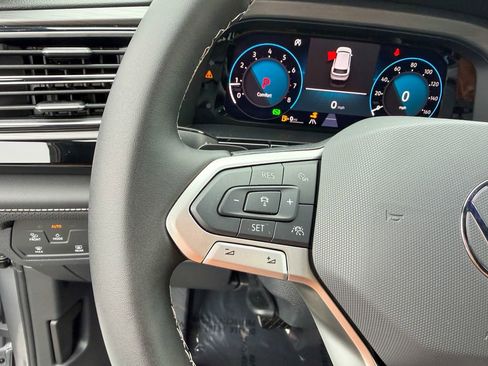 New 2026 Volkswagen Atlas Cross Sport SE FWD image 19