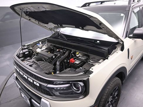 Used 2025 Ford Bronco Sport Badlands w/ Badlands Tech Package AWD/4WD image 39