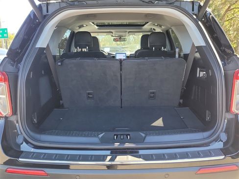 Used 2021 Ford Explorer Limited w/ Equipment Group 301A image 7