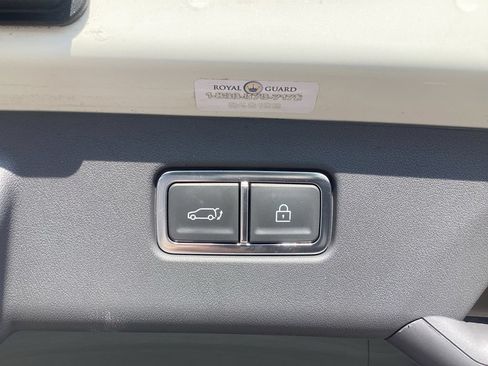 Used 2024 Kia EV9 Land AWD/4WD image 12