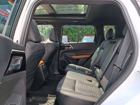 Used 2022 Mitsubishi Outlander SEL AWD/4WD image 11