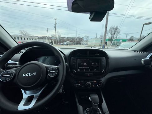Used 2025 Kia Soul LX w/ LX Technology Package image 31