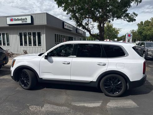 Used 2022 Kia Telluride SX w/ SX Prestige Package AWD/4WD image 3