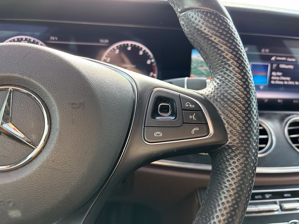 Used 2018 Mercedes-Benz E 400 4MATIC Sedan image 27