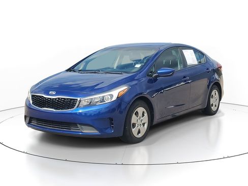Used 2018 Kia Forte LX w/ LX Rear Camera Package image 2