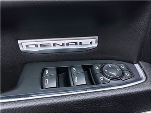 Used 2023 GMC Sierra 1500 Denali w/ Denali Reserve Package image 19