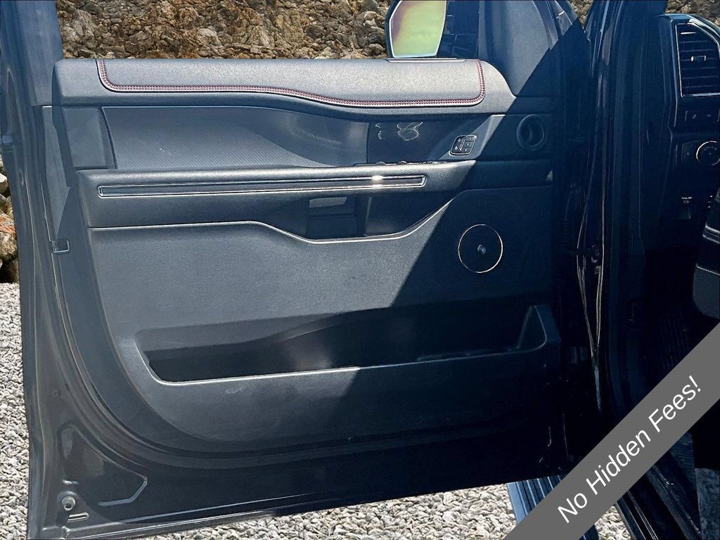 Used 2019 Ford Expedition Limited w/ Equipment Group 303A AWD/4WD image 22