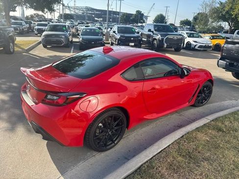 Used 2024 Toyota GR86 Premium RWD image 3