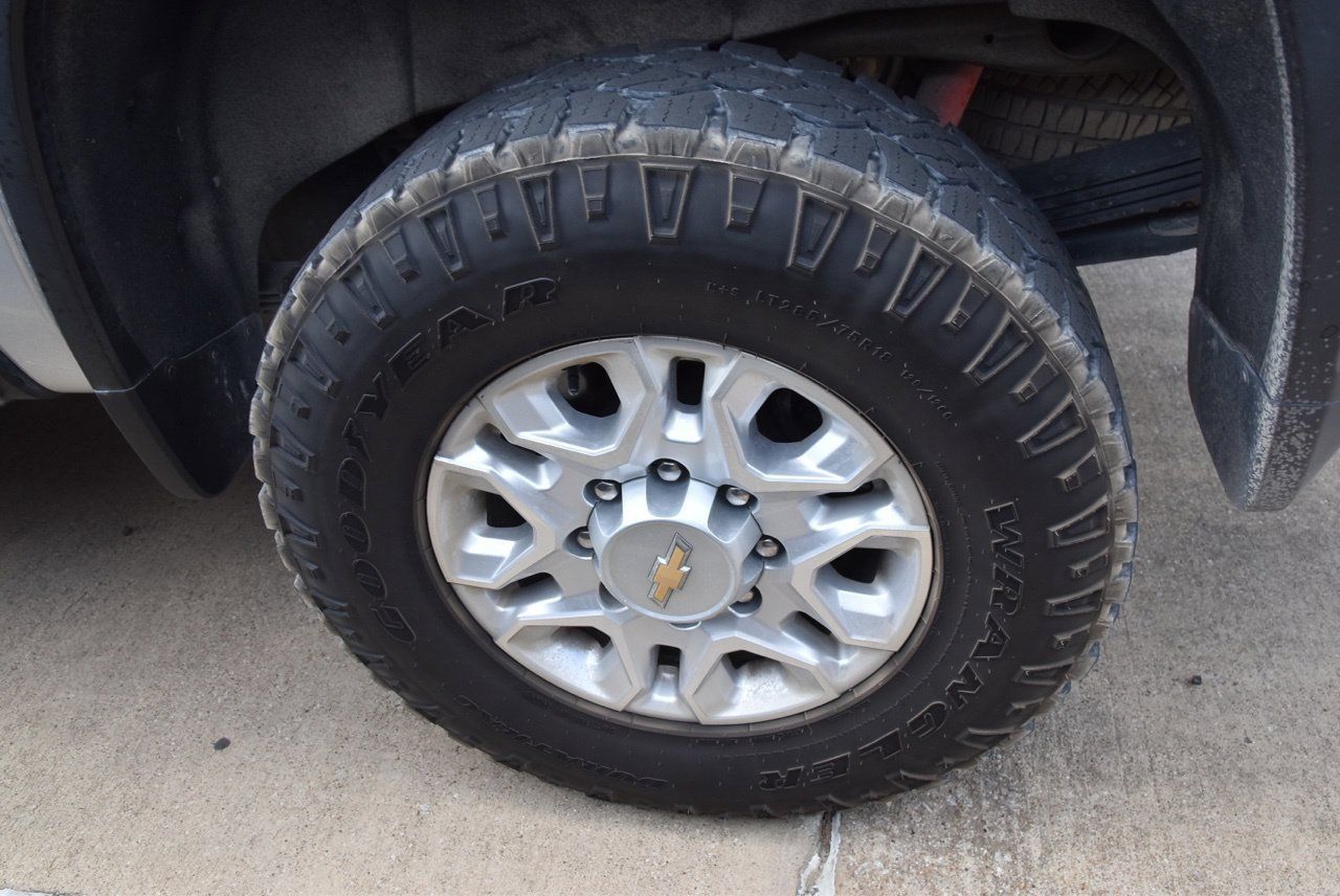Used 2022 Chevrolet Silverado 2500 LT w/ Convenience Package AWD/4WD image 12