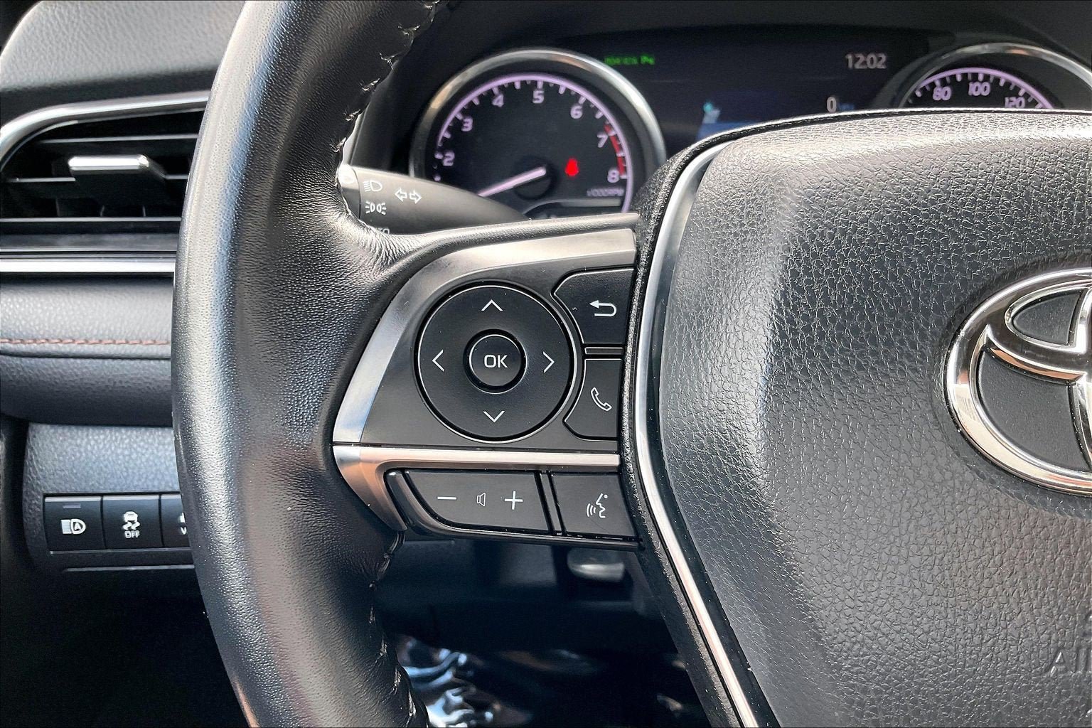 Used 2019 Toyota Camry XLE w/ Driver Assist Package FWD image 14