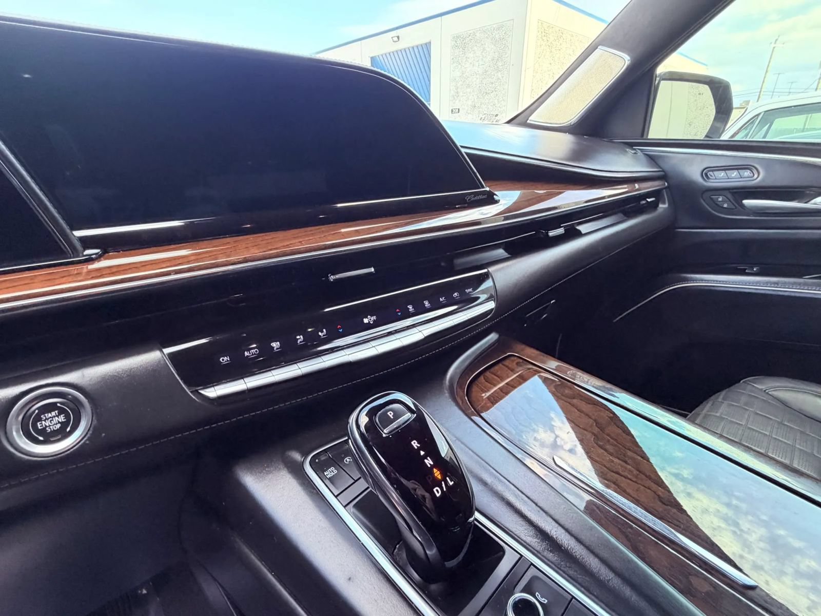 Used 2021 Cadillac Escalade Sport Platinum AWD/4WD image 13