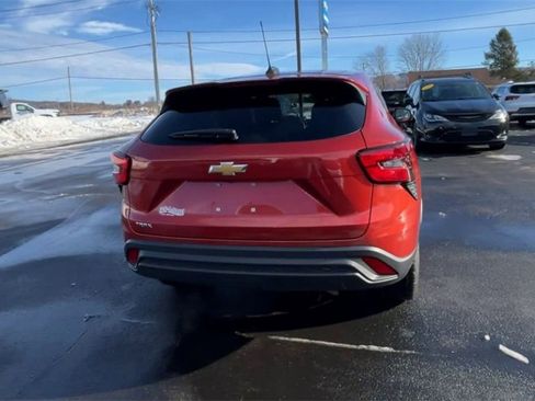 Certified 2024 Chevrolet Trax LS w/ LS Convenience Package image 3