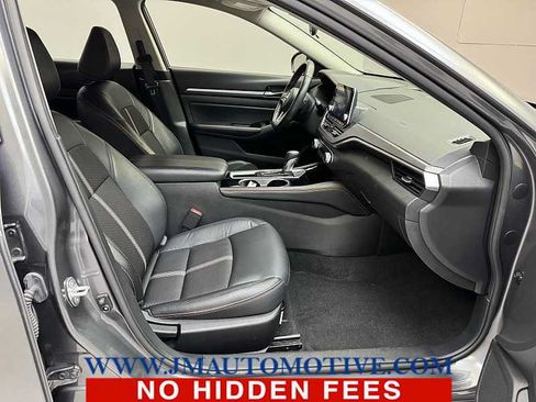 Used 2024 Nissan Altima 2.5 SR FWD image 19