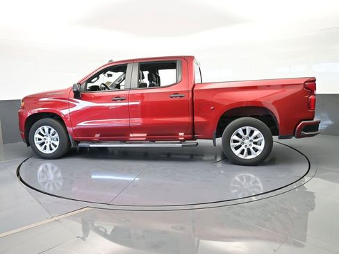 Used 2019 Chevrolet Silverado 1500 Custom w/ Custom Value Package image 3