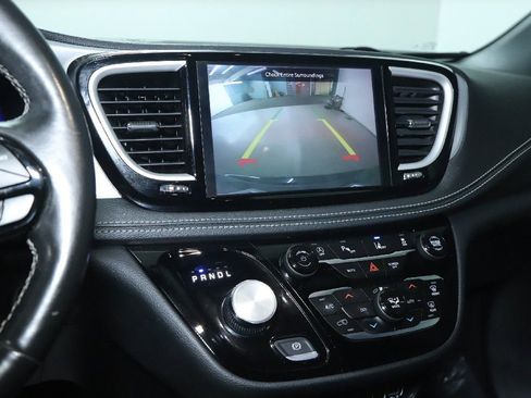 Used 2021 Chrysler Pacifica Touring-L w/ Uconnect Theater Family Group image 30