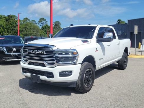 Used 2026 RAM 2500 Laramie AWD/4WD image 5