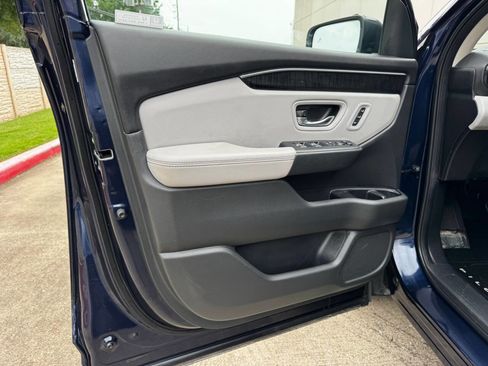 Used 2023 Honda Pilot Elite image 9