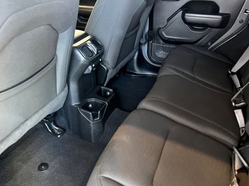 Used 2022 Jeep Wrangler Unlimited Sport S image 12
