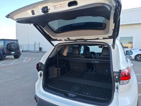 Used 2019 Toyota Highlander Limited image 38