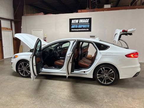 Used 2019 Ford Fusion Titanium image 14