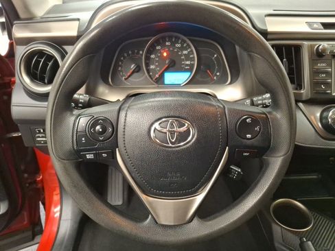 Used 2015 Toyota RAV4 LE image 17