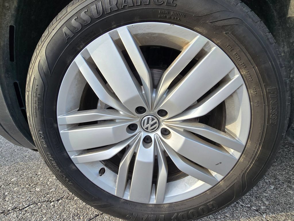 Used 2019 Volkswagen Atlas SEL Premium AWD/4WD image 16