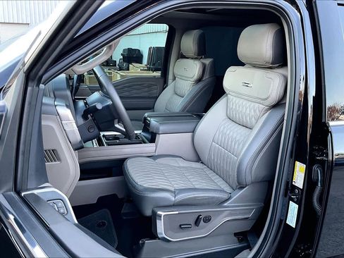 Used 2025 Ford F250 Platinum w/ Platinum Plus Package image 7