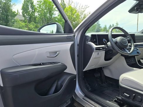 Used 2025 Hyundai Tucson Limited AWD/4WD image 19