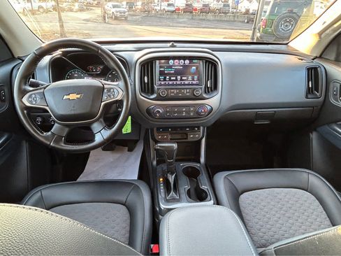 Used 2017 Chevrolet Colorado Z71 image 12