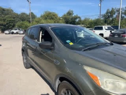Used 2013 Ford Escape S FWD image 10